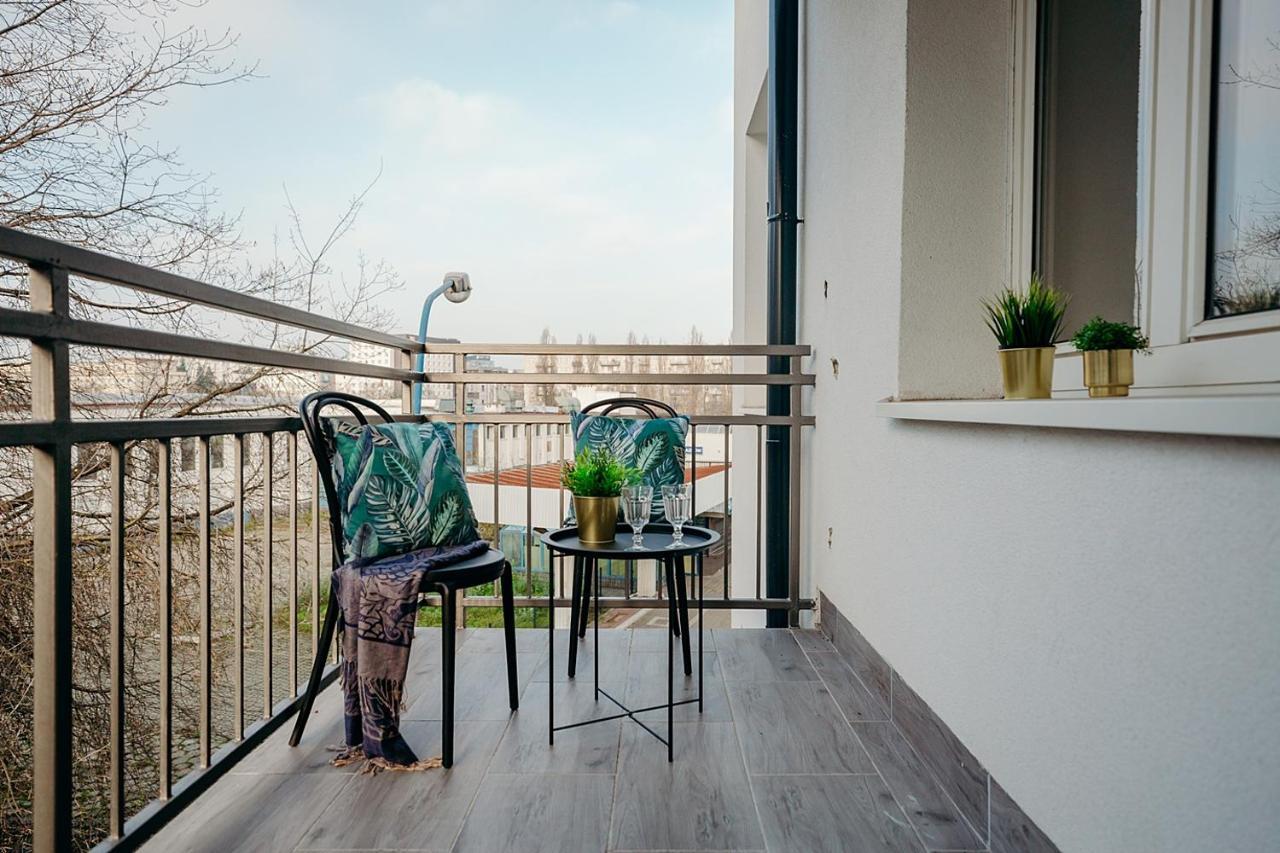 Ajax Airport Bitwy Warszawskiej Apartament *